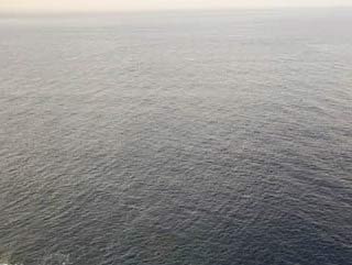 Picture 6: Different over water. The plane surface does barely allow a judgment if you are 20, 50 or 100 meters above the water.