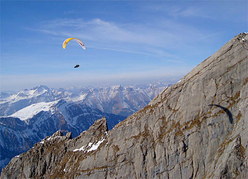 Michael Sigel flying his Boomerang 8 in the Wallis Alps, Switzerland. Photo: www.gingliders.com Michael Sigel flying his Boomerang 8 in the Wallis Alps, Switzerland. Photo: www.gingliders.com