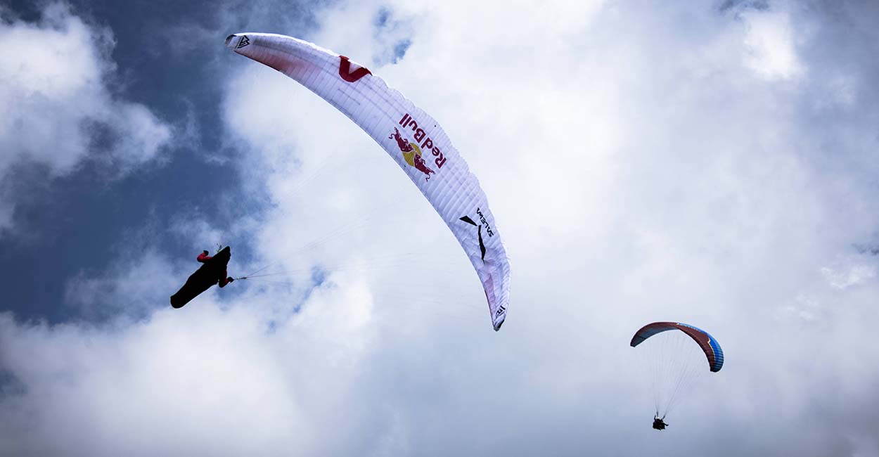 Paul Guschlbauer flies during the Aerothlon 2018 in Roldanillo, Colombia on January 26, 2018 // Maximiliano Blanco / Red Bull Content Pool // AP-1UKR596S92111 // Usage for editorial use only // Please go to www.redbullcontentpool.com for further information. //