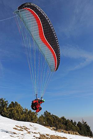 Icaro's new school paraglider, the Cyber 4, is ready and certified EN A