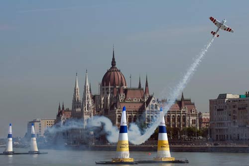 Paul Bonhomme over Budapest in the 2009 Red Bull Air Race. Photo: Red Bull