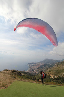 Launching at Mont Gros, Roquebrune. Photo: Fred Gustafsson