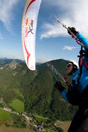 Paragliders used in the 2011 red Bull X-Alps ra emuch more blade-shaped and with far less line than those used in the 2003 race