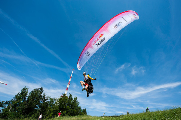 Chrigel Maurer launching at the Gaisberg. Photo: Felix Woelk / Red Bull Content Pool