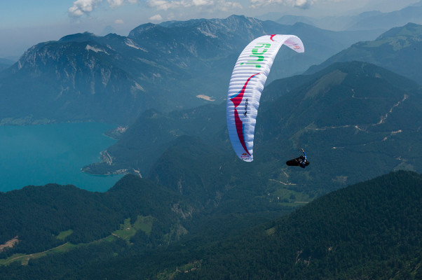 Nick Neynens (NZ) during the Prologue of the Red Bull X-Alps 2015. Felix Woelk/Red Bull Content Pool