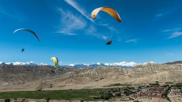 Paragliding-in-Mustang