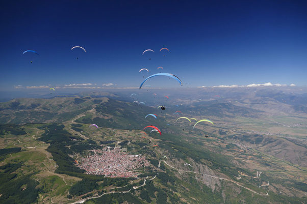 Paragliding at the European Paragliding Championships 2016. Photo: Philippe Broers