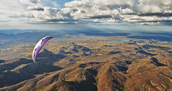 Paragliding in Quixada. Photo: Felix Woelk