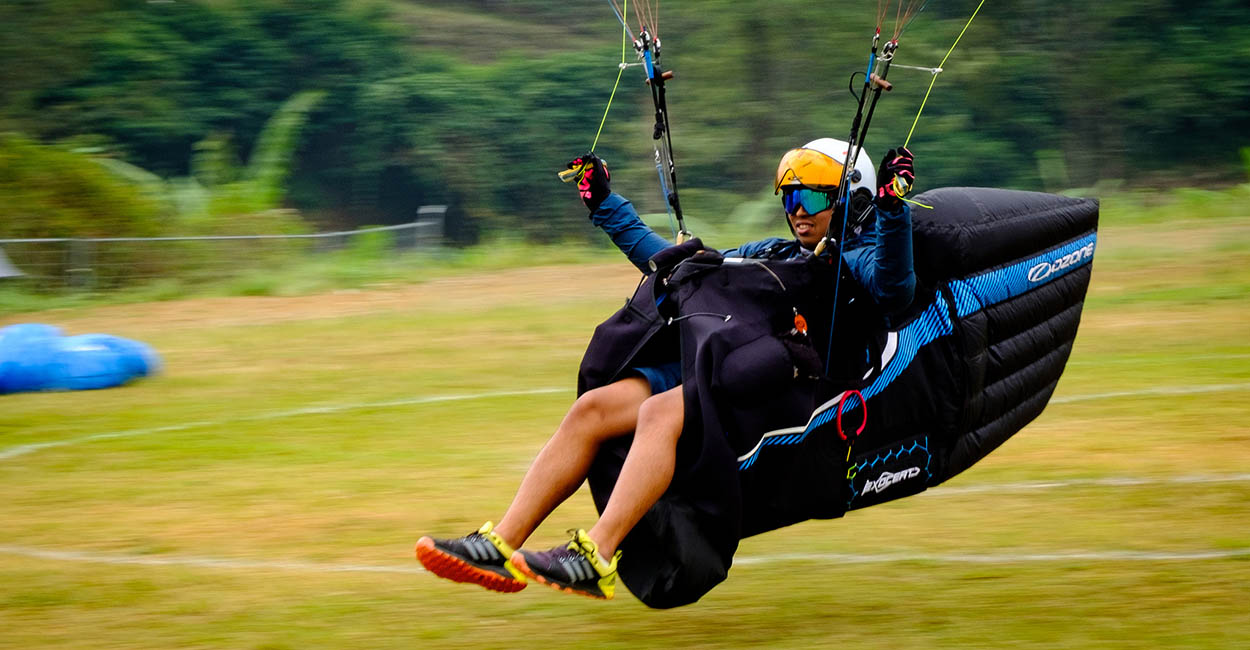 Landing at the paragliding in the Asian Games 2018. Photo: FAI / Brooke Whatnall