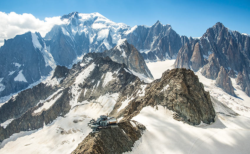 Paragliding Mont Blanc. Photo: Stephane Boulanger