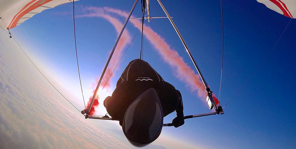 Hang Gliding by Matthias Küffer