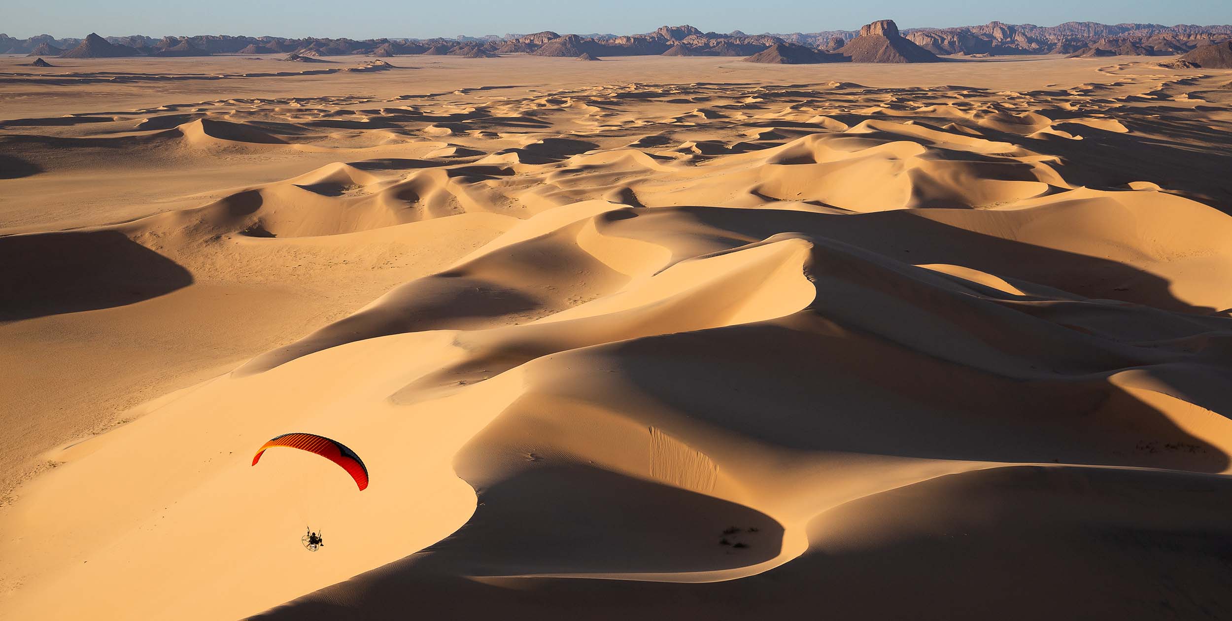 Paramotoring in Algeria. Photo: Franck Simonnet