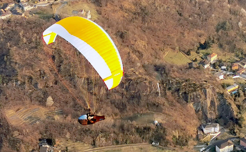 Nova Aonic paraglider