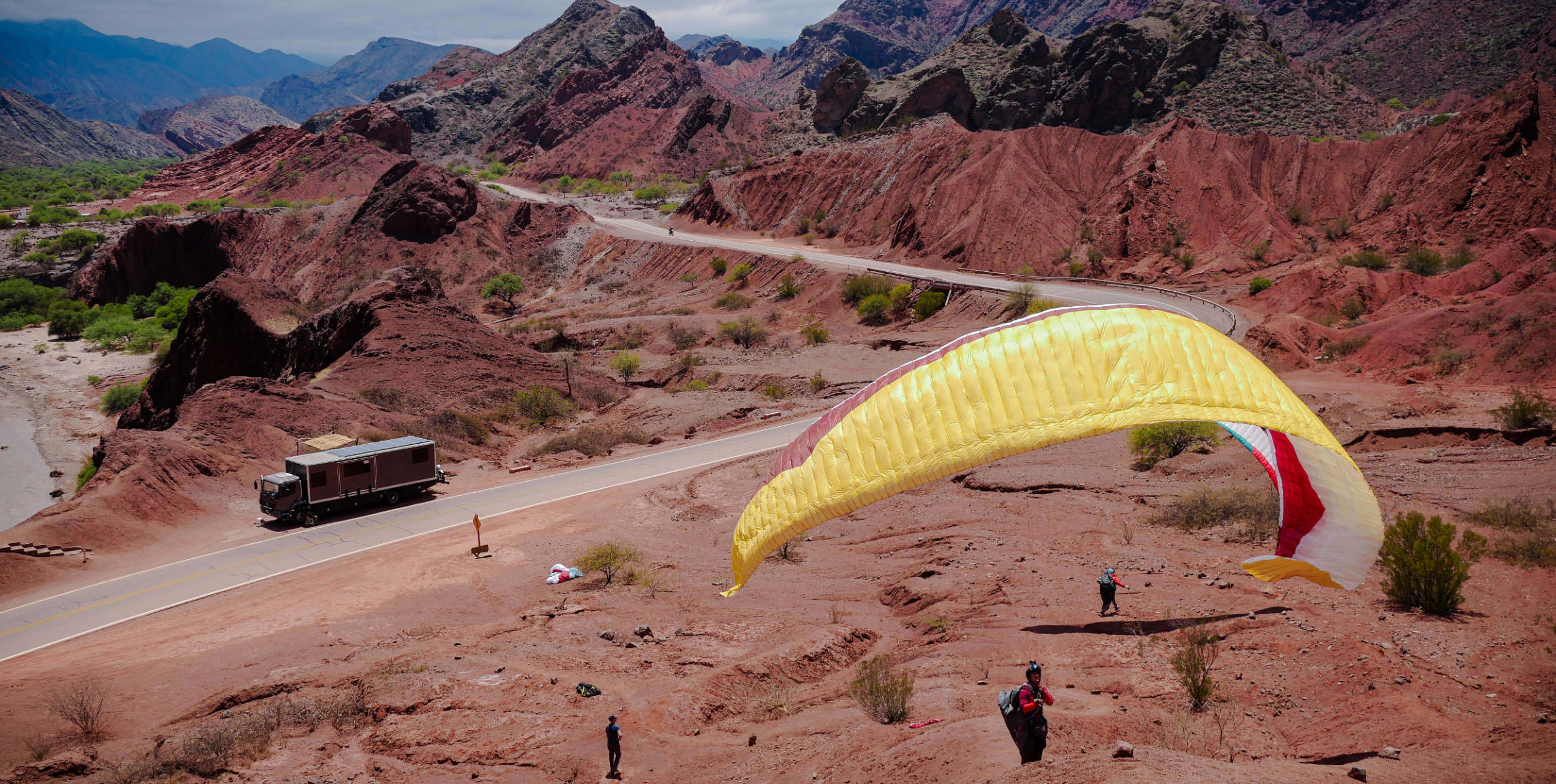 Andes Travers by paraglider
