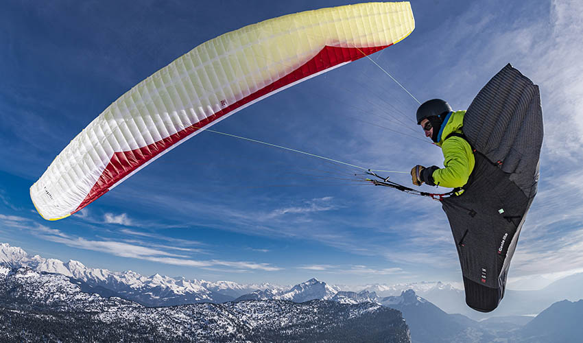 Paragliding in Annecy. Photo: Jerome Maupoint