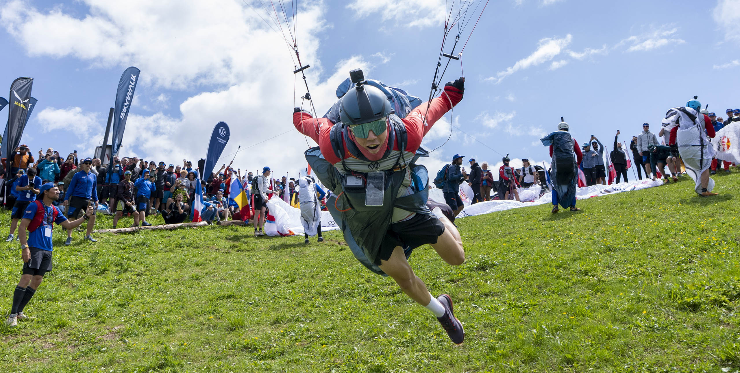 Tommy Friedrich launching at the start of the Red Bull X-Alps 2023 in Kitzbühel, Austria. Photo: Christian Lorenz / Red Bull Content Pool