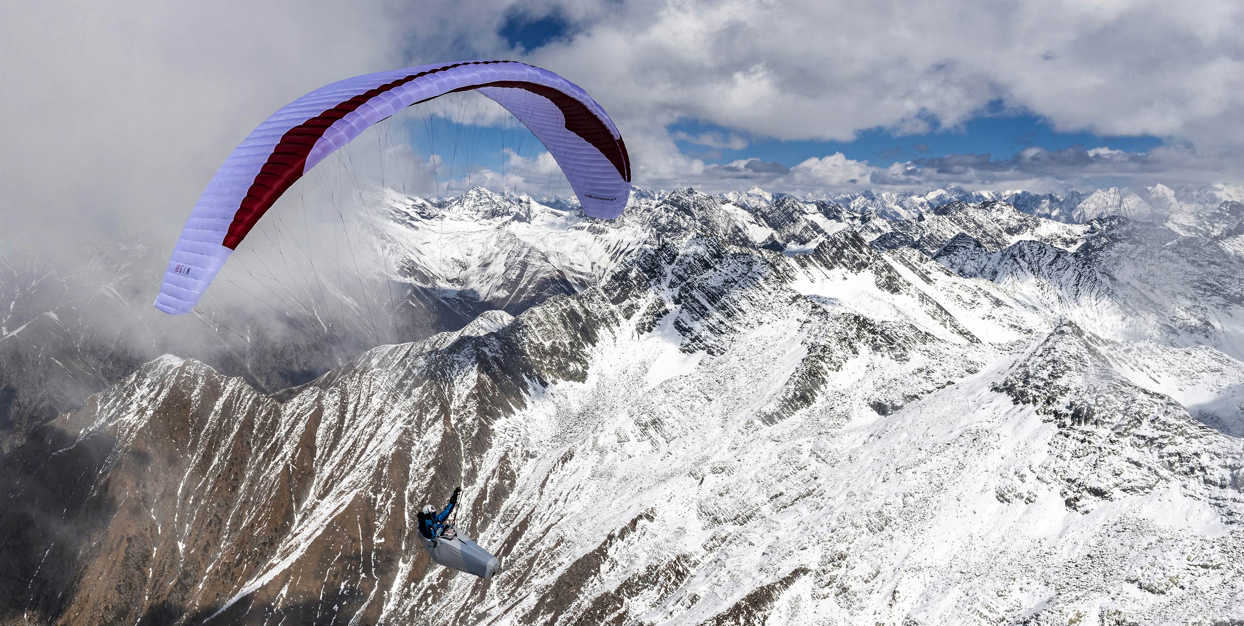 Paragliding in Bir, India. Photo: Jérôme Maupoint