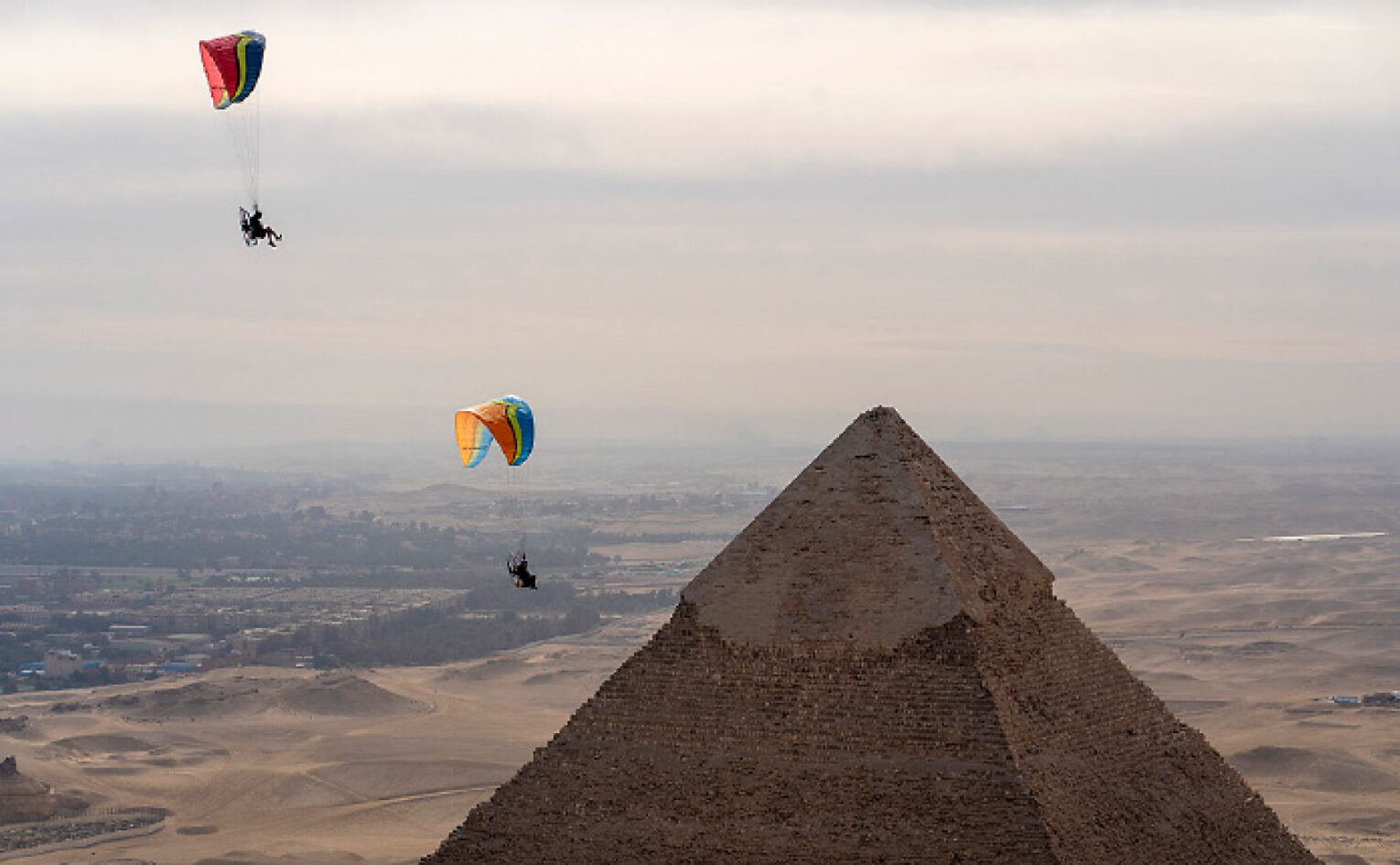 Paramotoring over the Egyptian pyramids