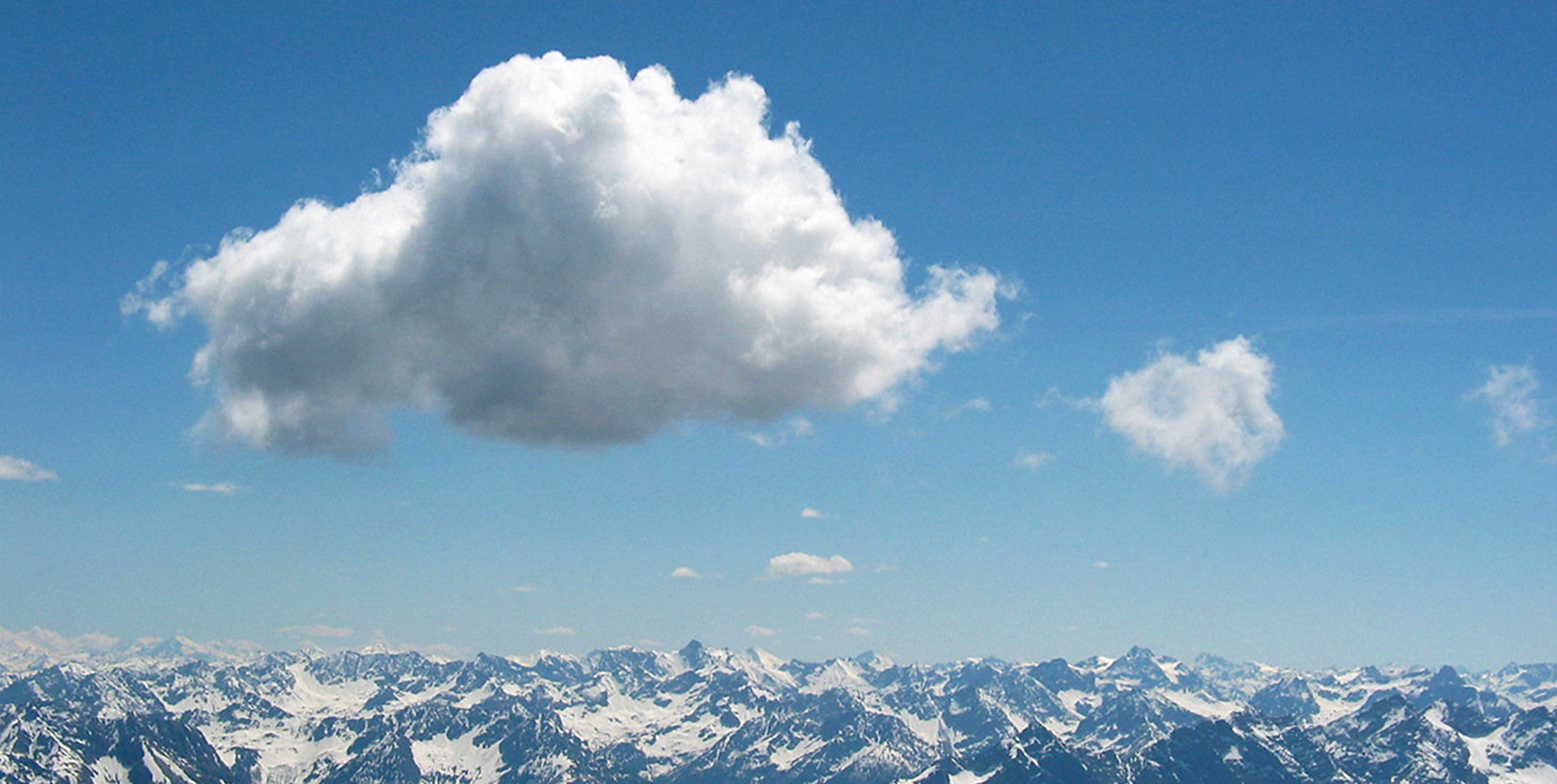 A cumulus cloud above the Alps