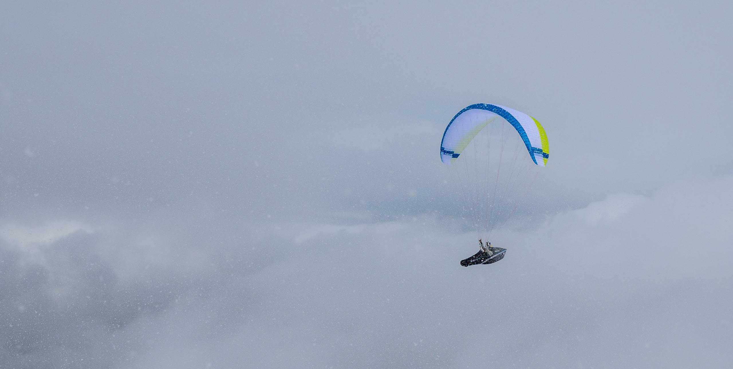 Aaron Durogati finds a gap in the clouds at the Stubai Cup 2025. Photo: Adi Geisegger