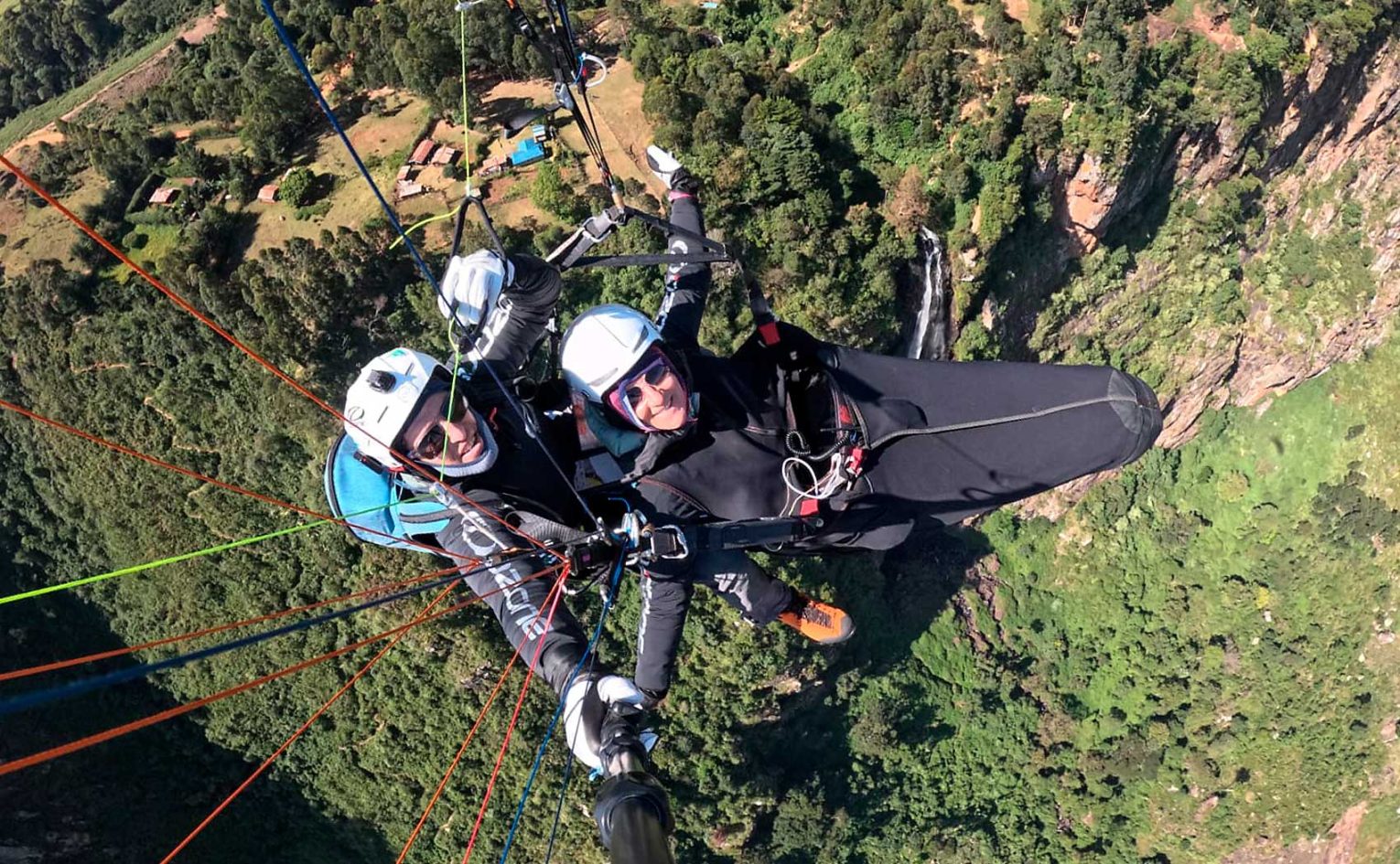 Tandem flying in the Kerio valley