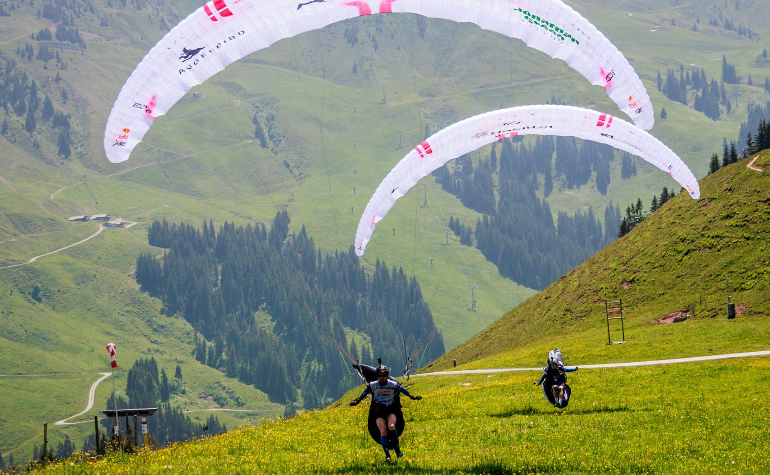 Shane Tighe and Lars Meerstetter were first to make the obligatory top-landing on the Hahnenkamm. Photo: Marcus King