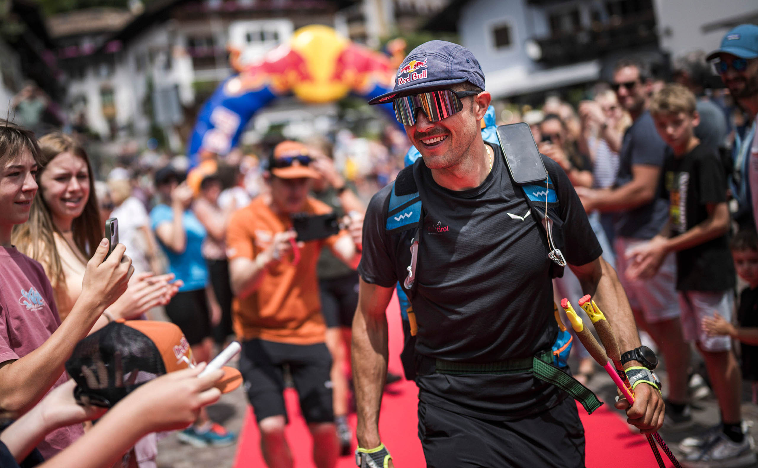 Aaron Durogati at the start of the Red Bull X-Alps 2025. Photo: Sebastian Marko / Red Bull Content Pool