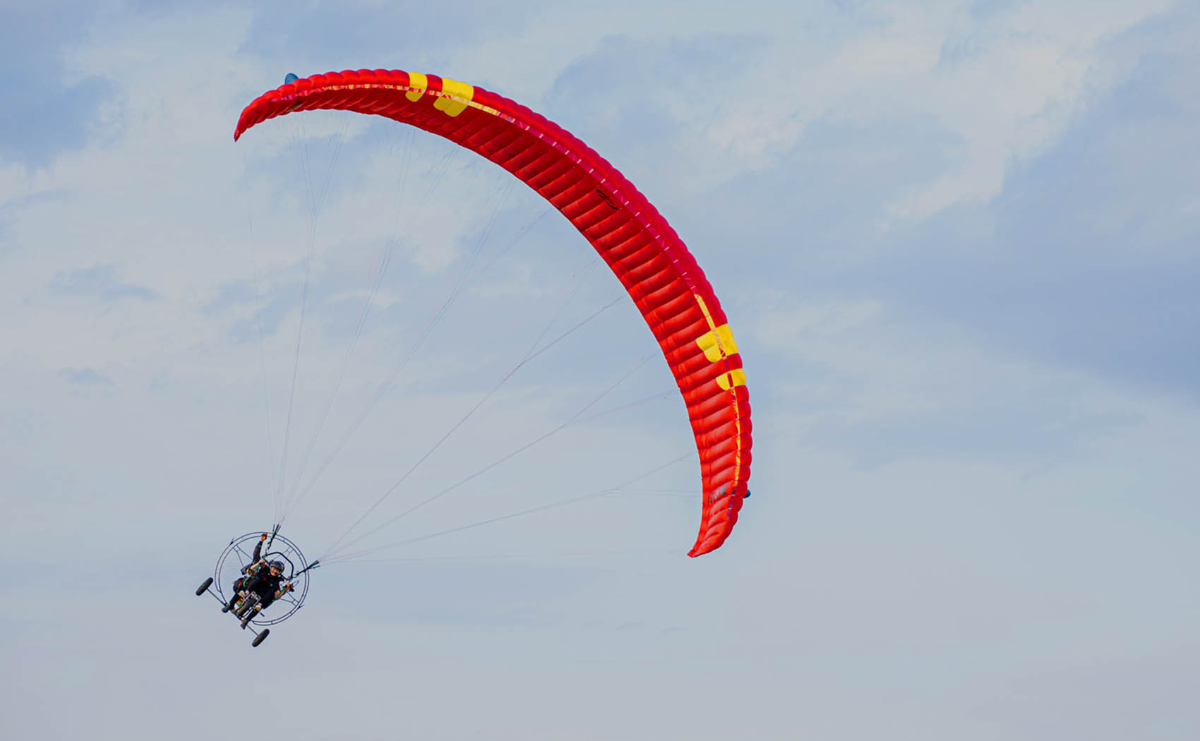 Ozone MagMaxx includes winglets to increase roll stability