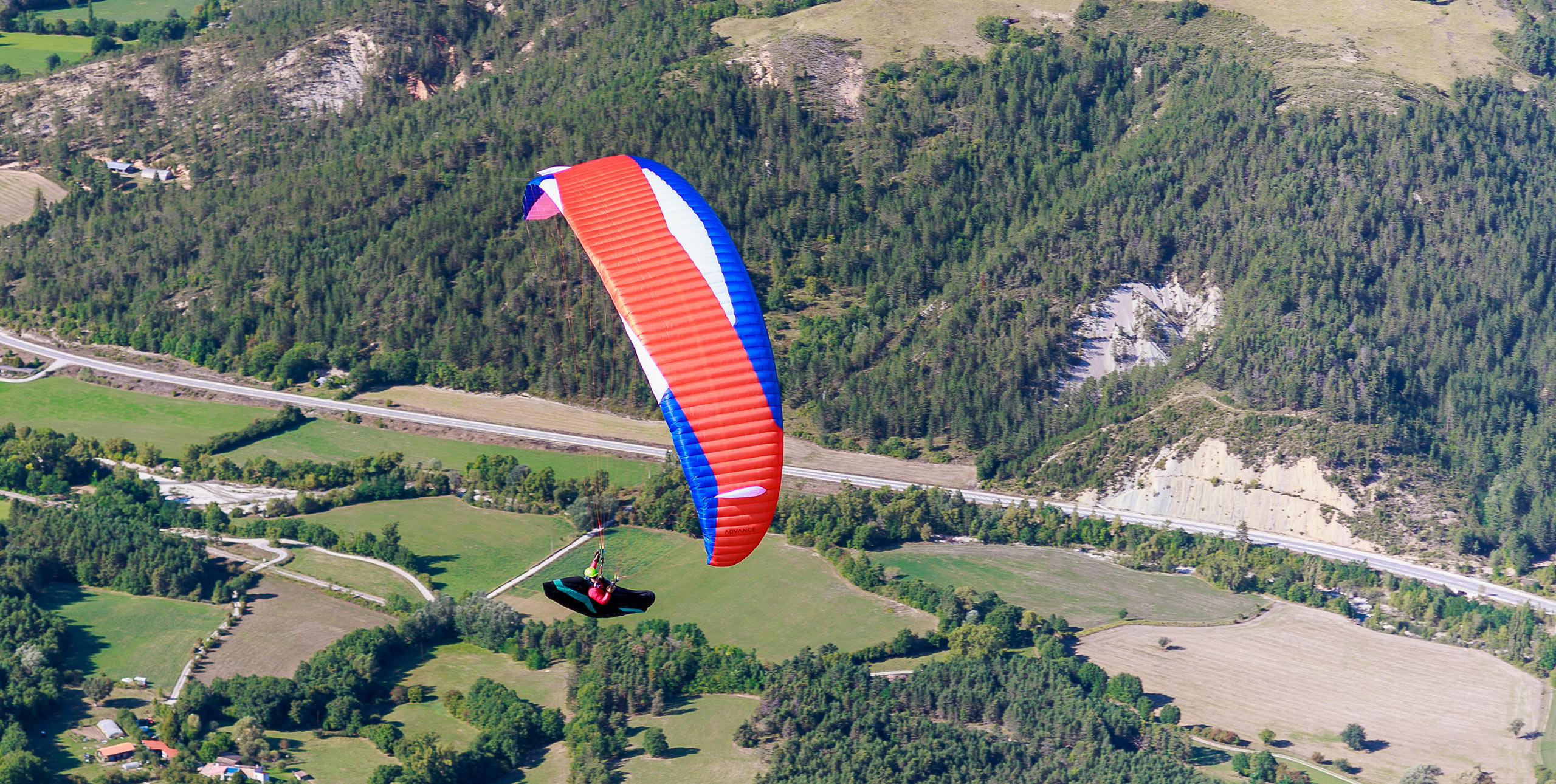 Paragliding 360s. Photo: Marcus King