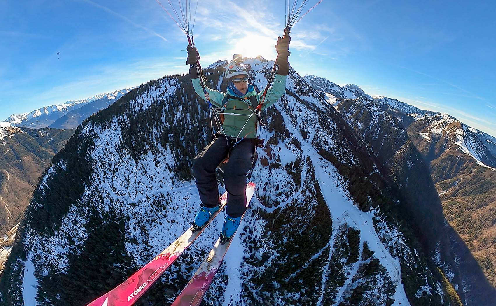 Paragliding in Annecy on a ski-and-fly day with Joanna Di Grigoli