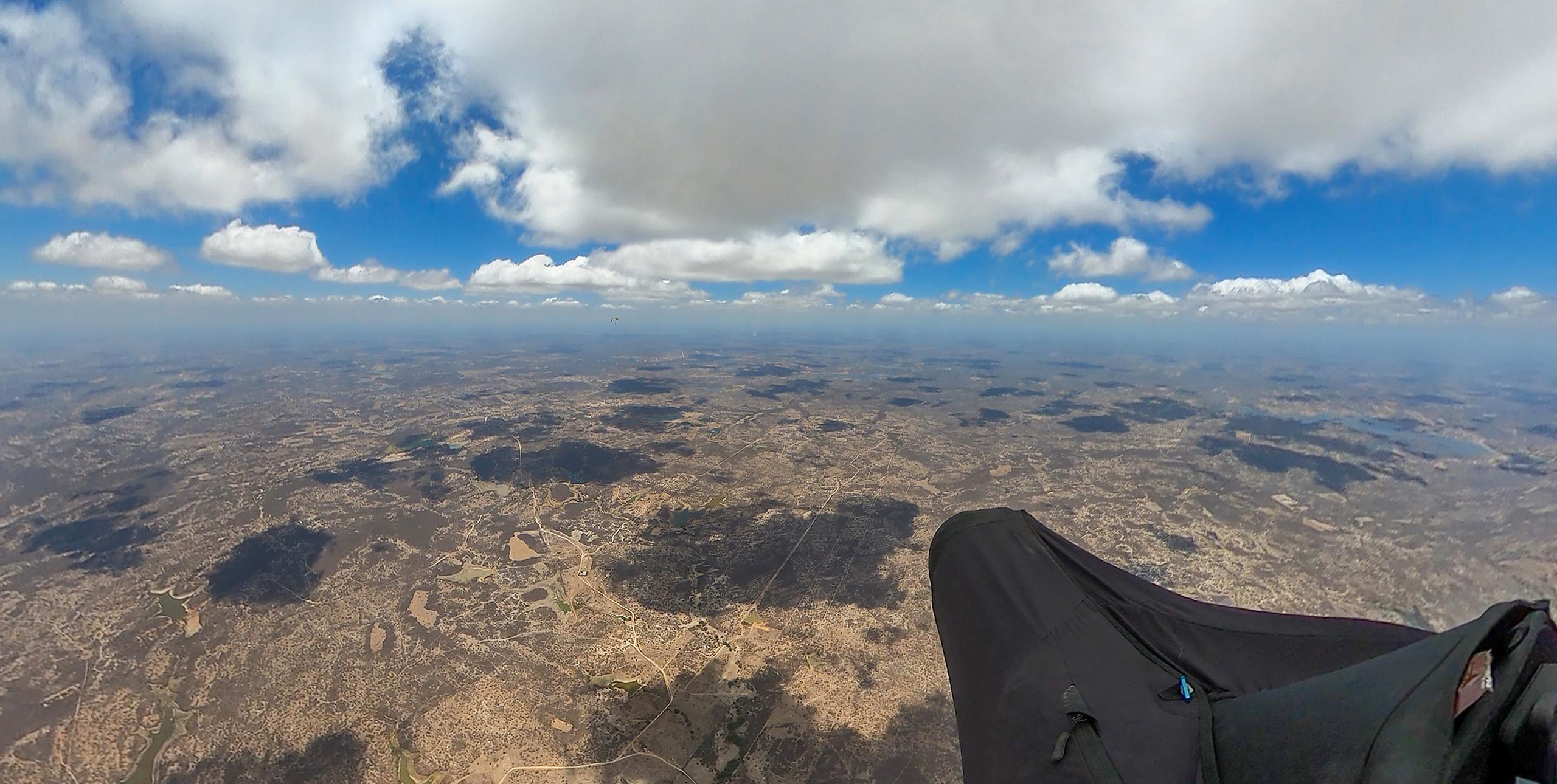 Paragliding in the northeast of Brazil. Photo: Joanna Di Grigoli