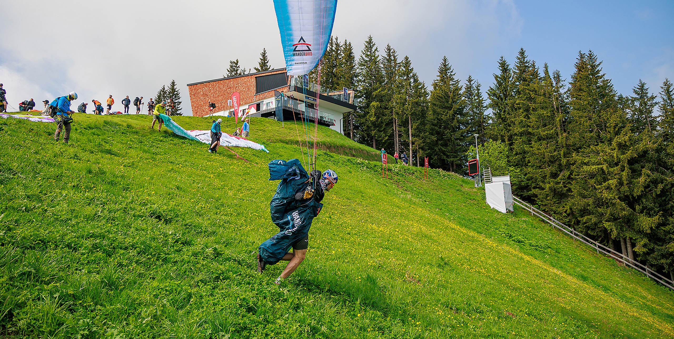 Paul Guschlbauer launches from Hahnenkamm Kitzbühel during Wanderbird