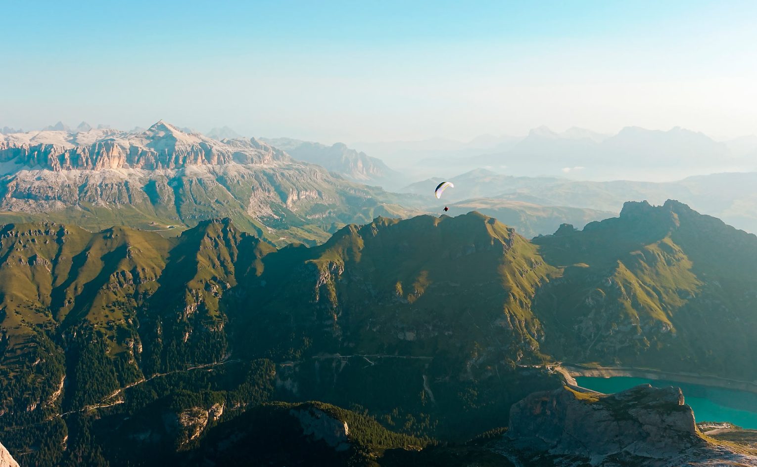 Hike-and-fly in the Dolomites