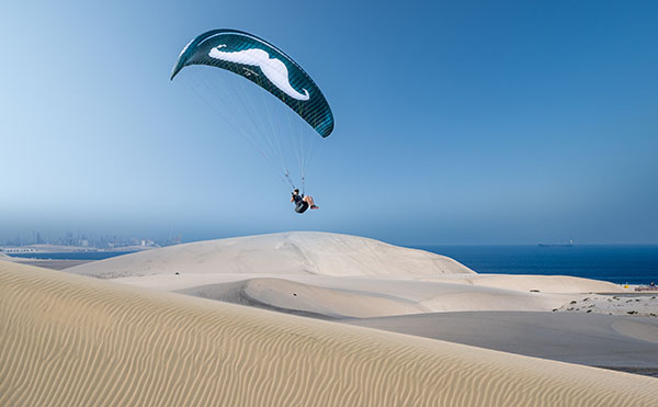 Parakiting in Qatar