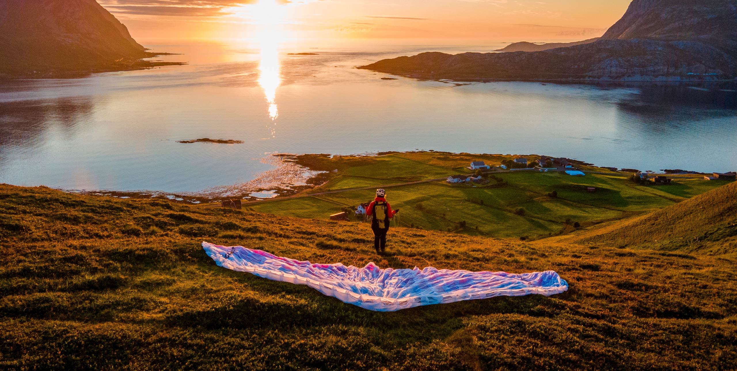 Hike-and-fly in the Lofoten Islands
