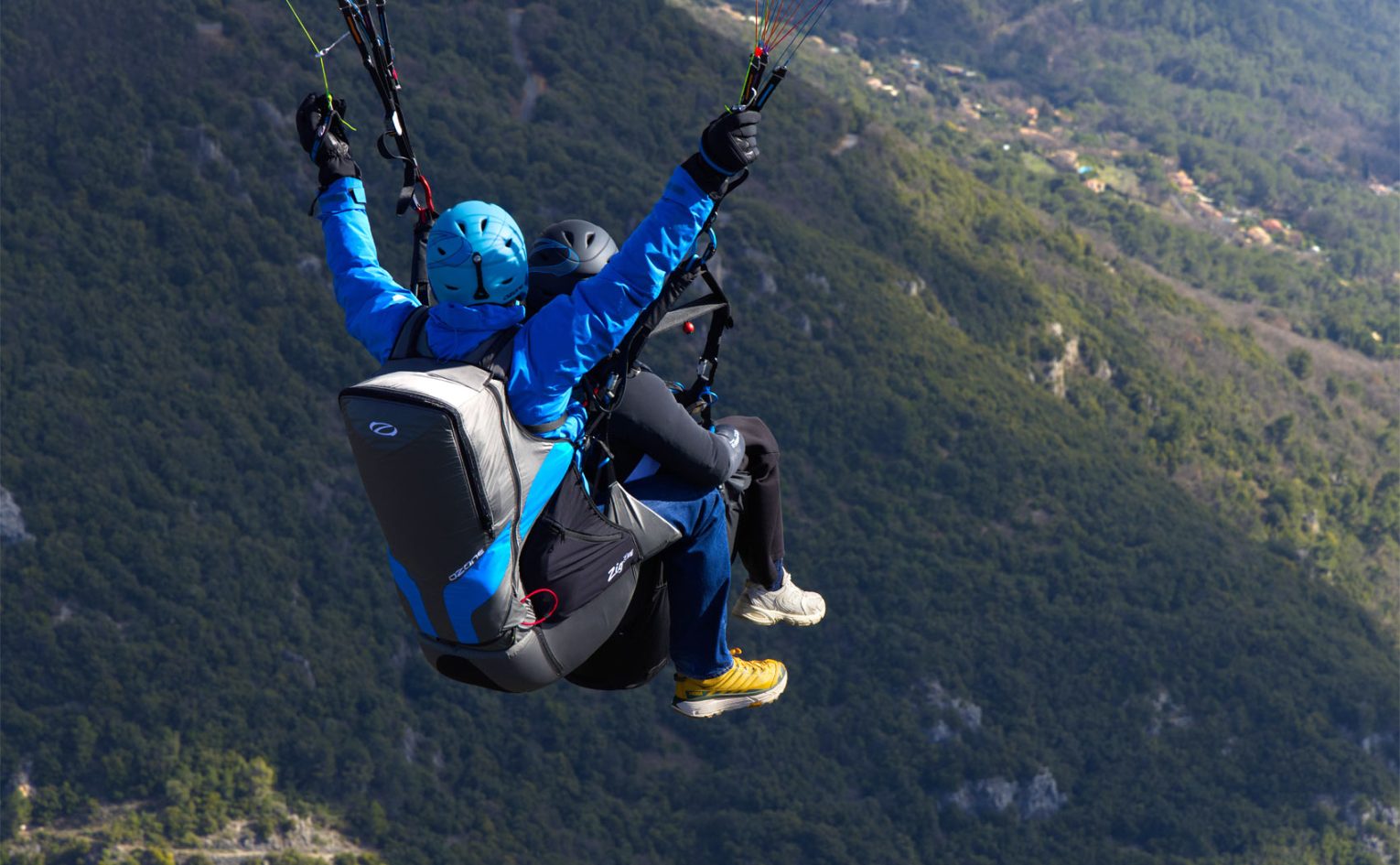 Ozone Zig tandem harness photo: Antoine Boisselier