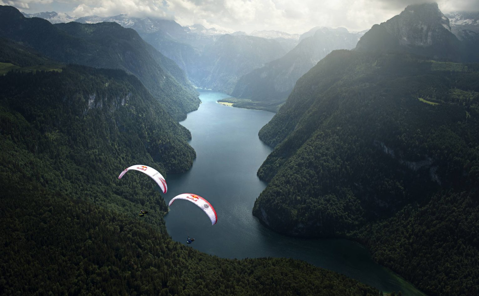 Philip Platzer captures Tom de Dorlodot and Paul Guschlbauer