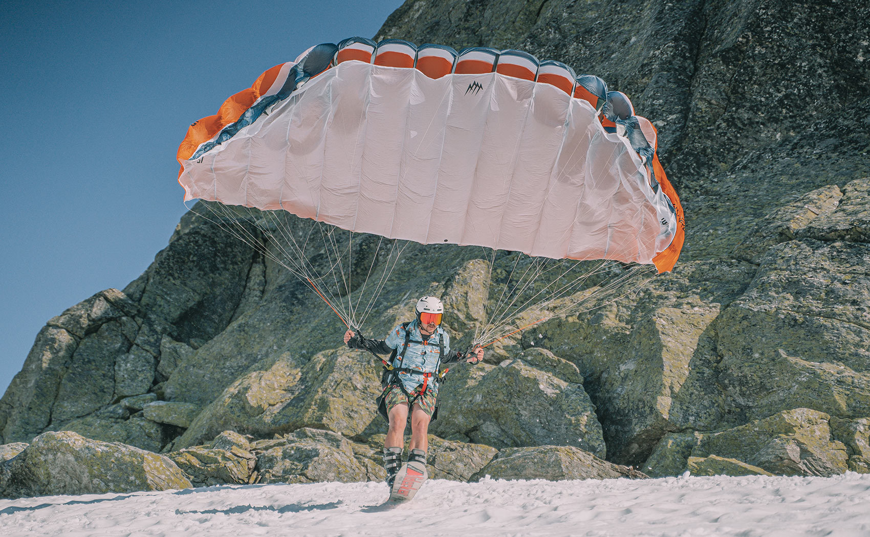 Launching during the 'Paragliding Breakfast' on top of Lønahorgi (1,410m) in Norway. Photo: Dina Rindsem