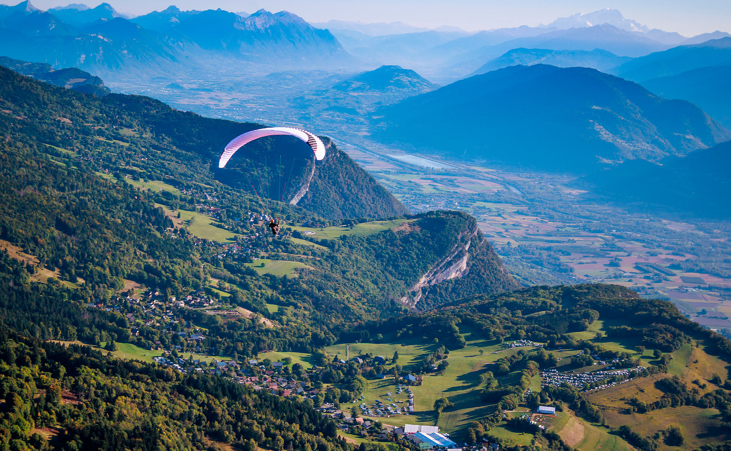 Flying at the Coupe Icare