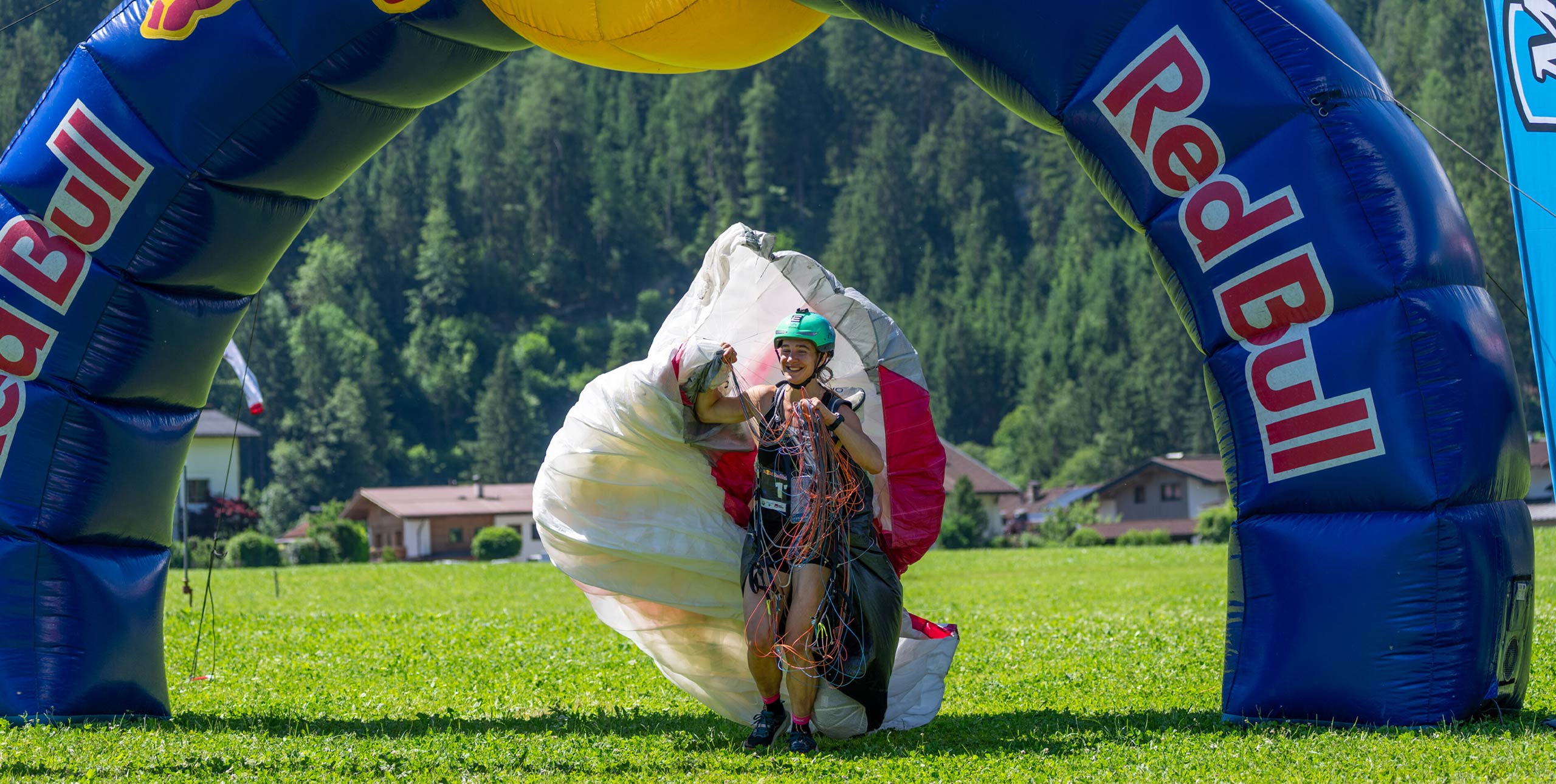 Romy Sweda hike and fly champion