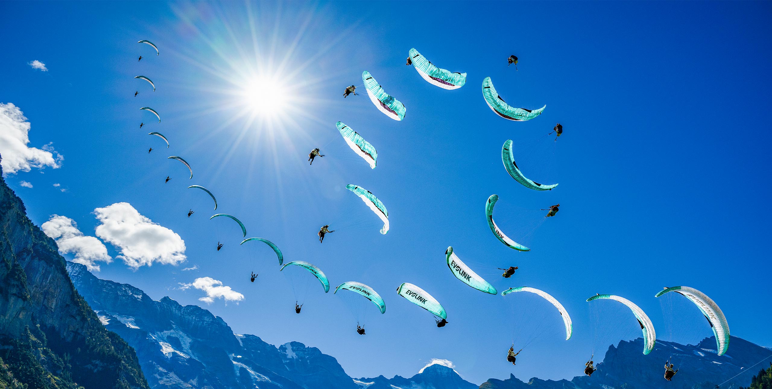 Lucas Ruffieux performs first paragliding loop 2026